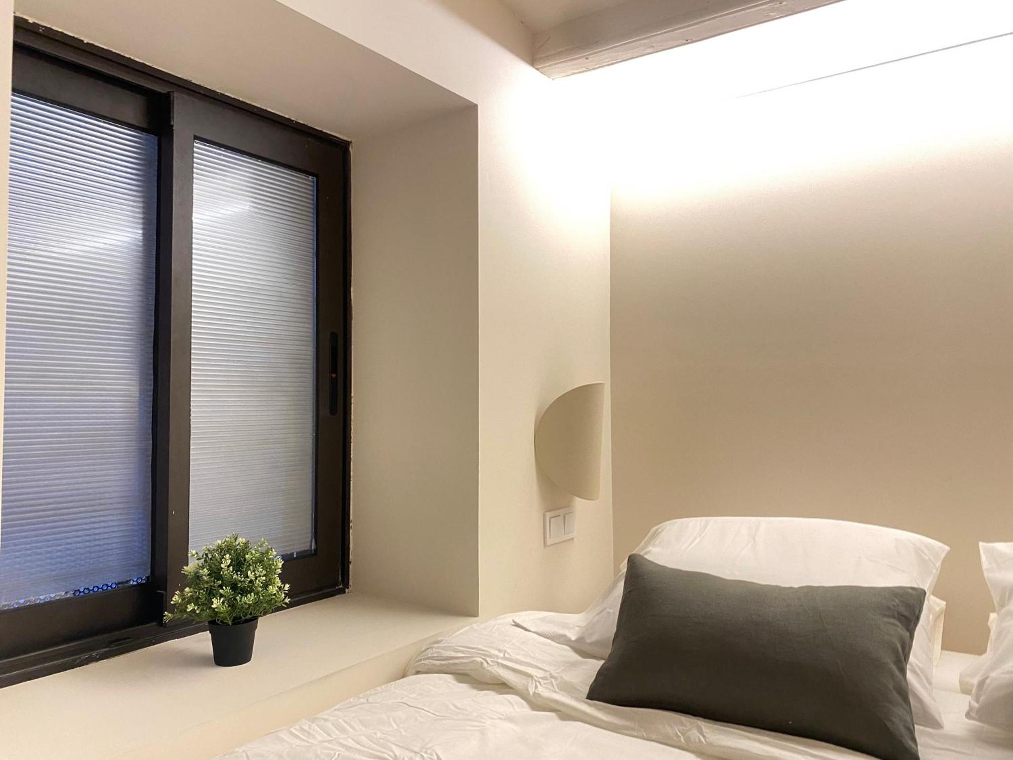 Oasis Apartments & Studios Old Town Center Barcelona Bagian luar foto